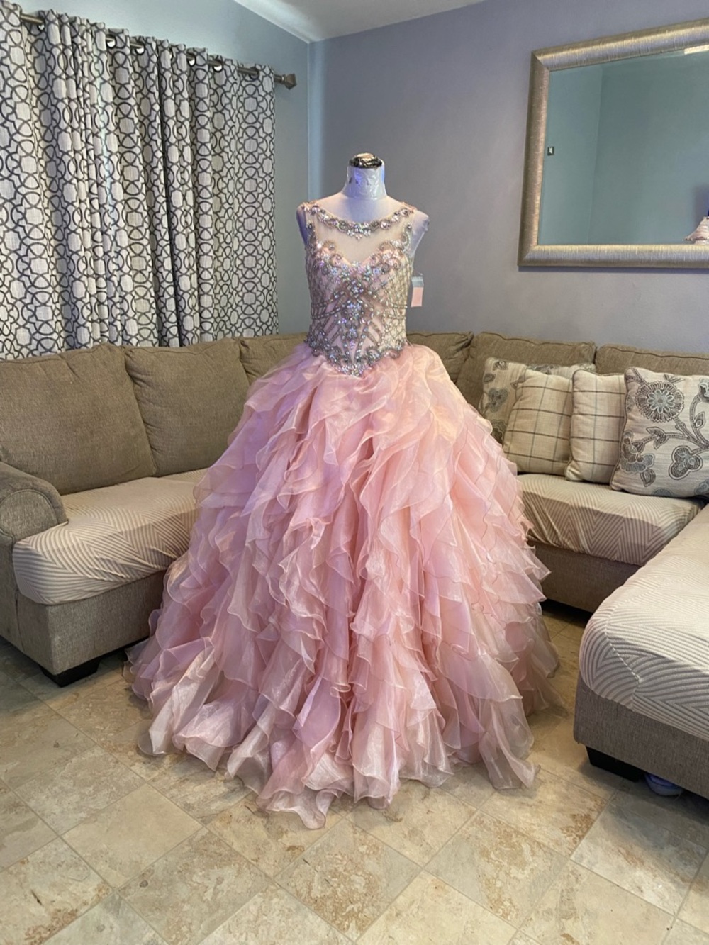 New Quinceañera size 8 Peach Pink Ball Gown w/ Sparkly beads built in petticoat